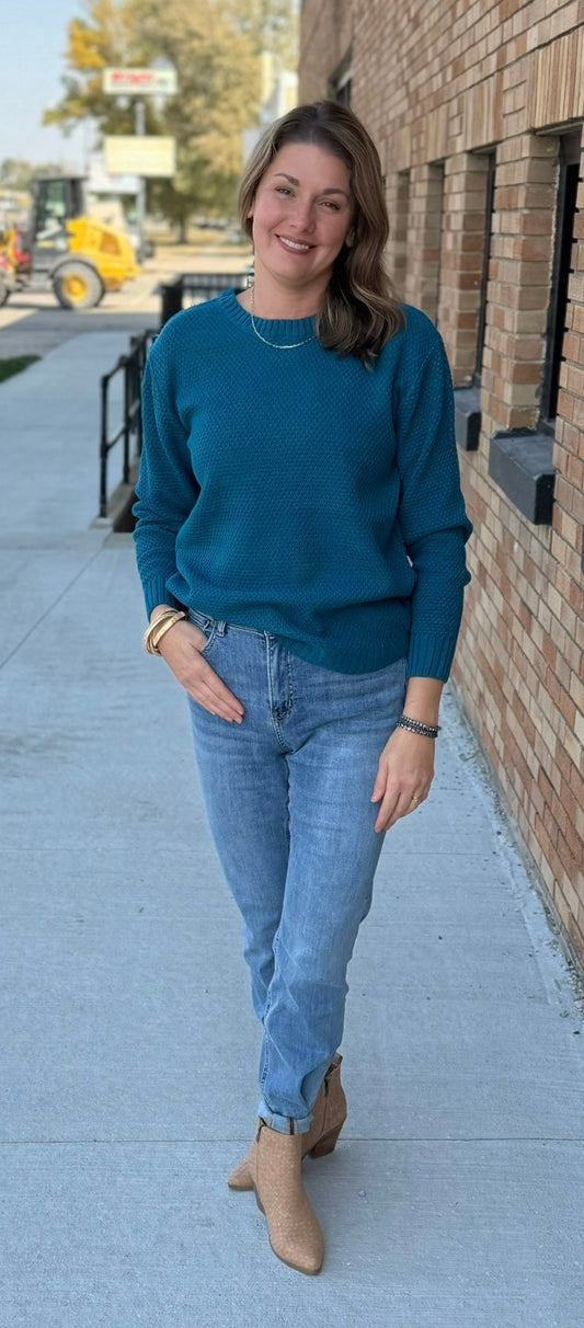 ARIEL ROUND NECK SWEATER