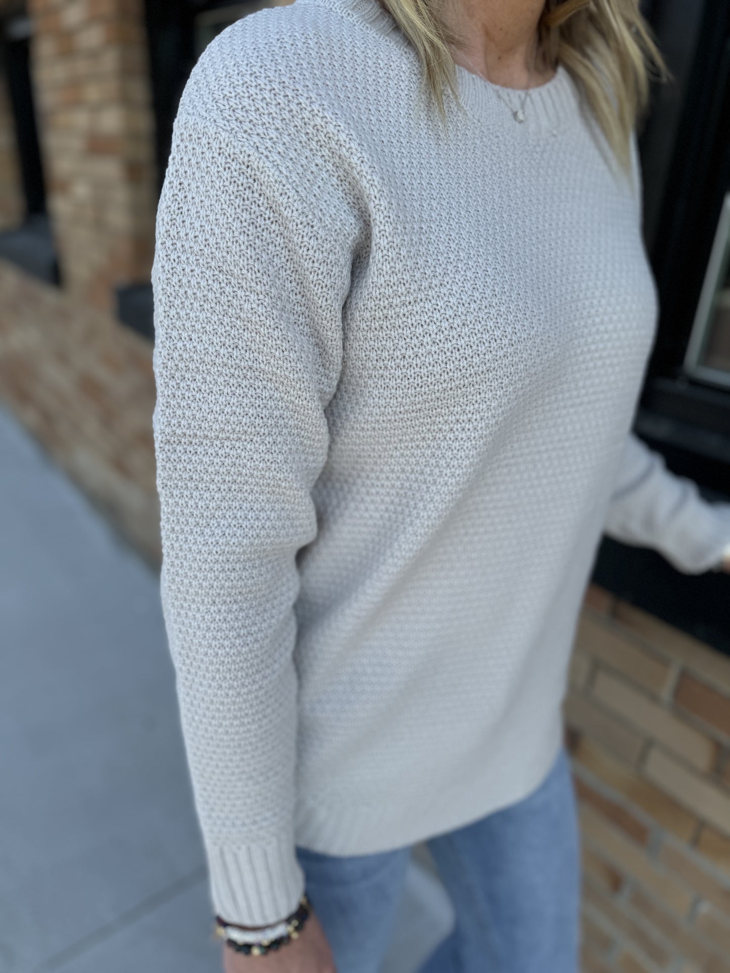 ARIEL ROUND NECK SWEATER