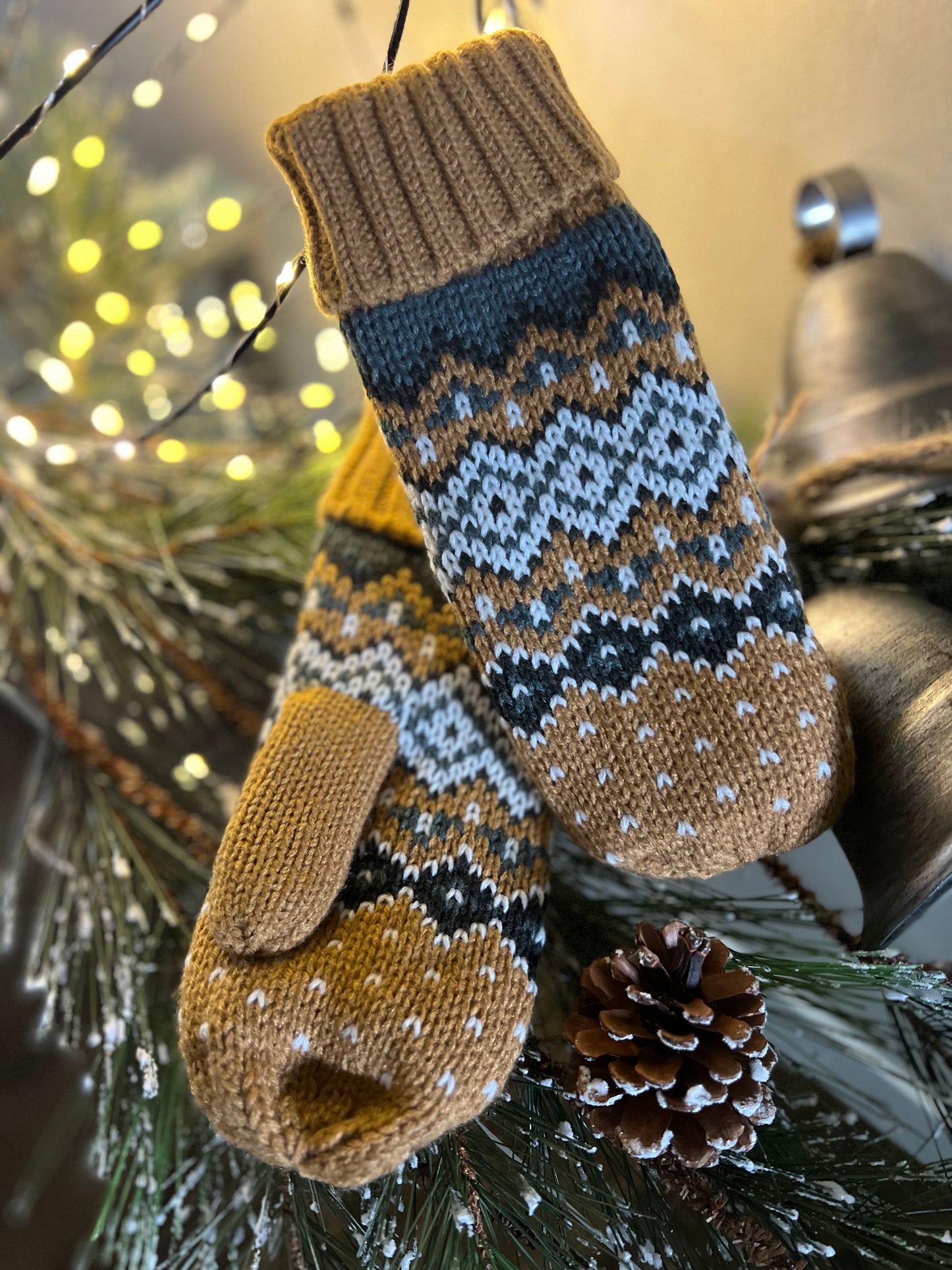 Patterned Mittens