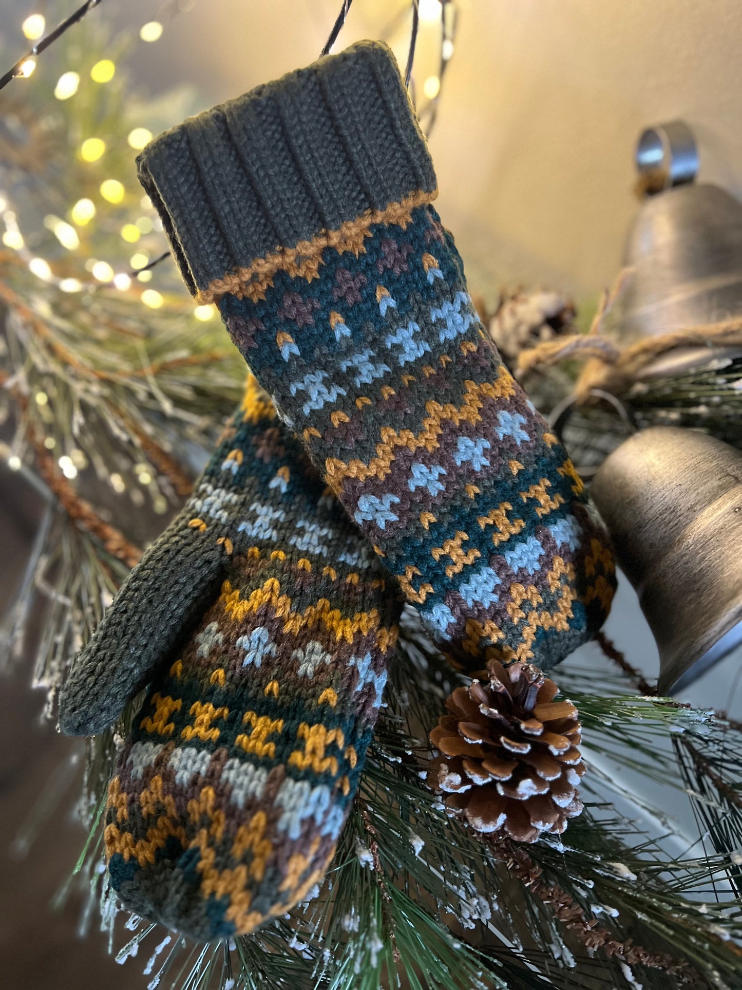 Patterned Mittens