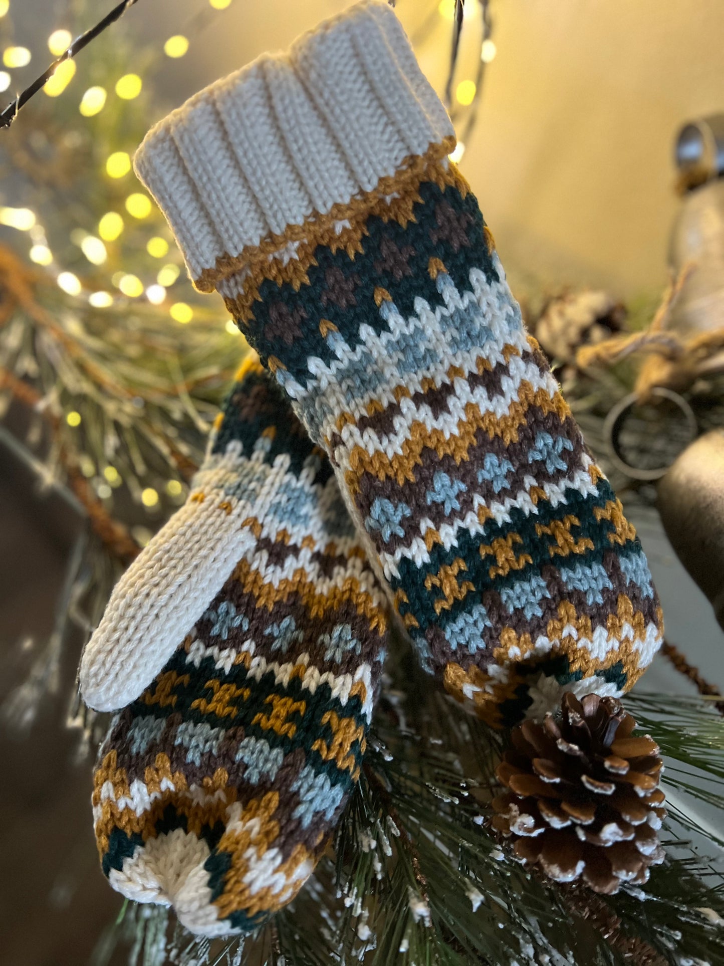 Patterned Mittens