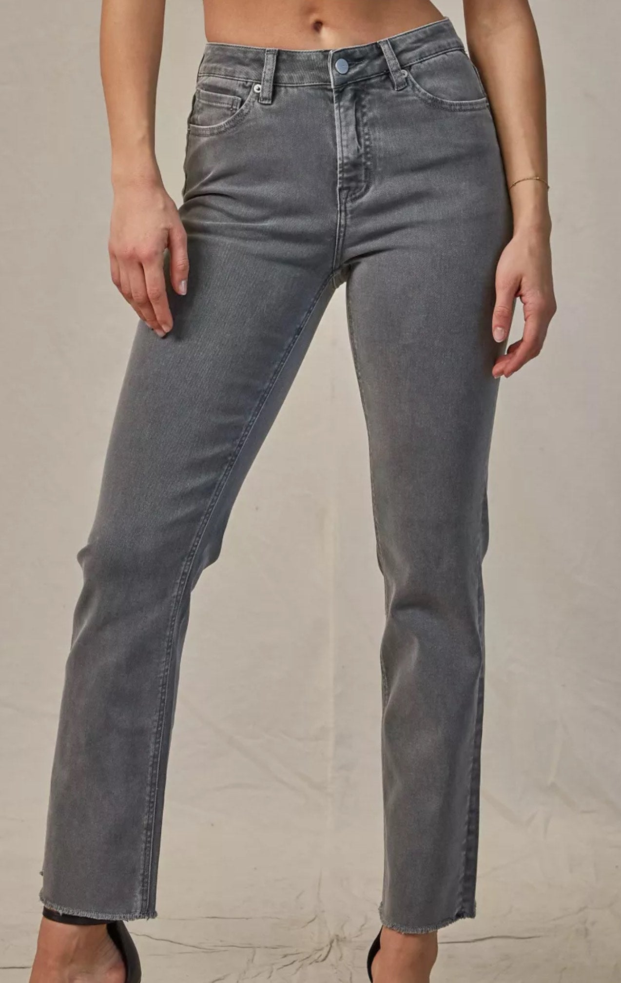 Maddie Vintage Mica Jeans in Grey