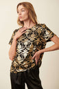 GOLD FOIL DAMASK PRINT SHORT SLV TOP